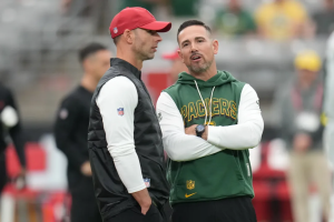 Jonathan Gannon aposta em blitzes com defensive backs e desafia ataque do Packers no training camp